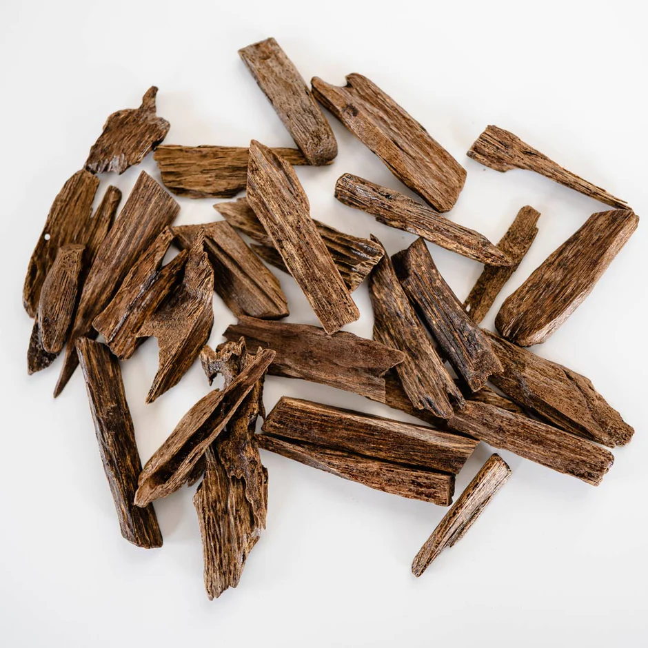 Premium Oud Agarwood Chips Grade AA+ – High Resin Aromatic Wood Pieces